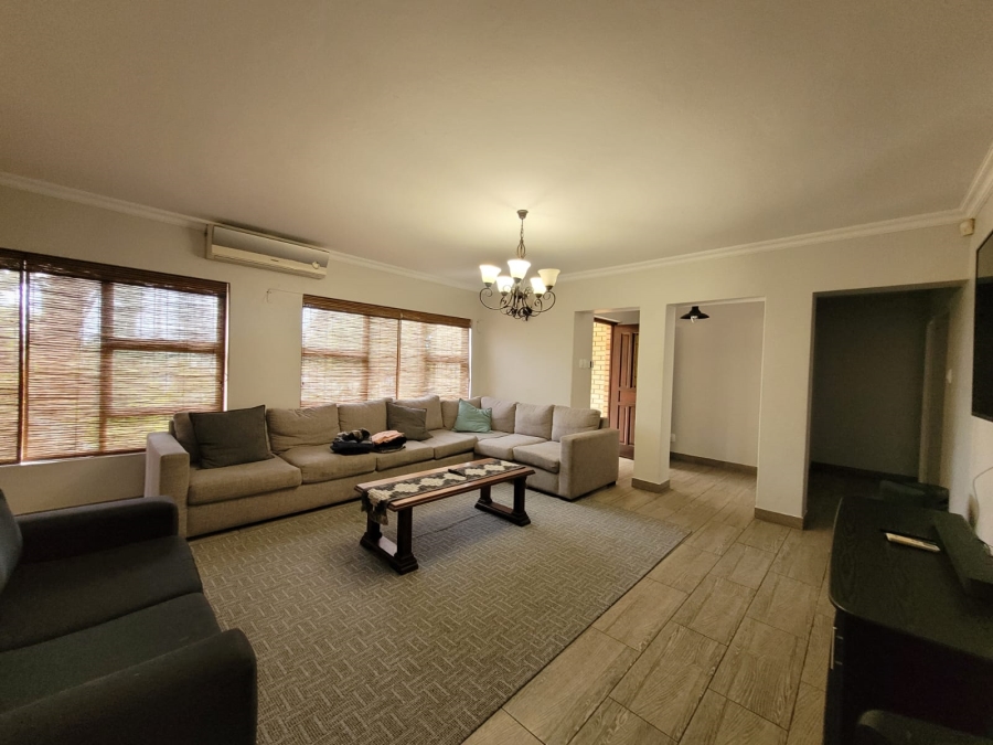 4 Bedroom Property for Sale in Wavecrest Eastern Cape